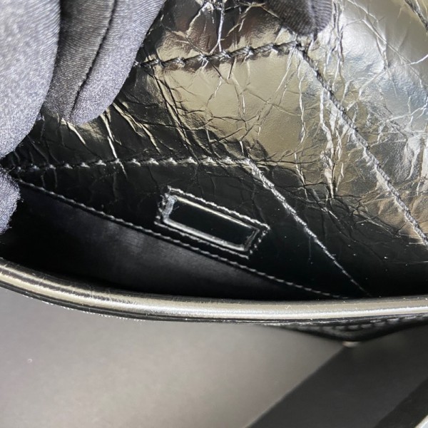 Handbags SAINT LAURENT 533037 size 22×16.5×12 cm