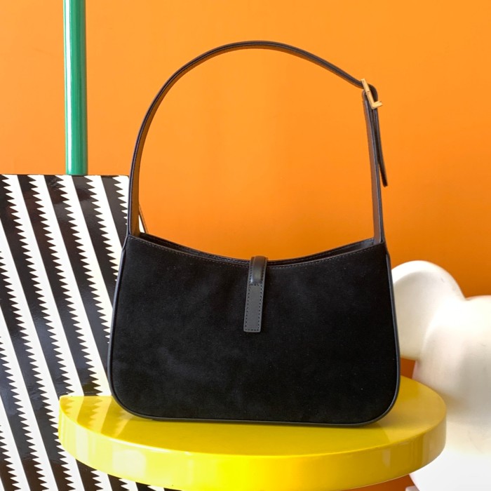 Handbags SAINT LAURENT 657228 size 24.5x16x6 cm