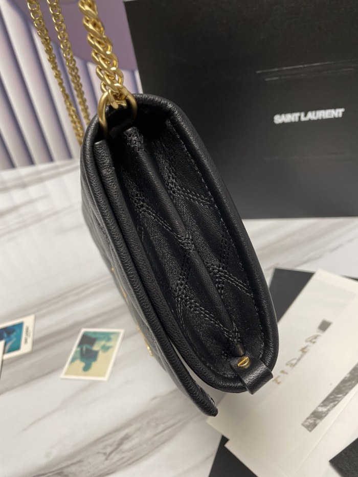 Handbags SAINT LAURENT 585031 size 22.5 14.5 5.0 cm