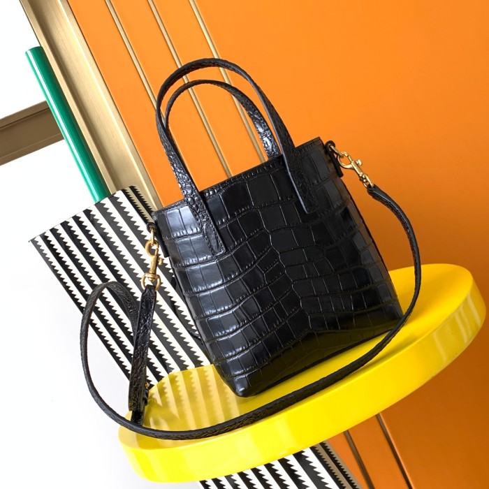 Handbags SAINT LAURENT 612367 size 18x17x8 cm