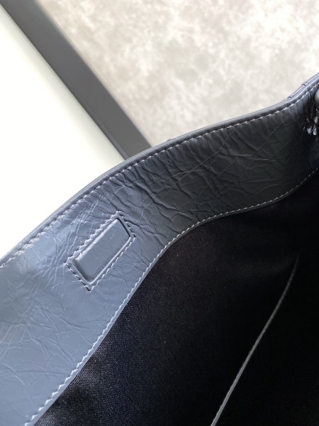 Handbags SAINT LAURENT 577999 size 33x27x11.5 cm