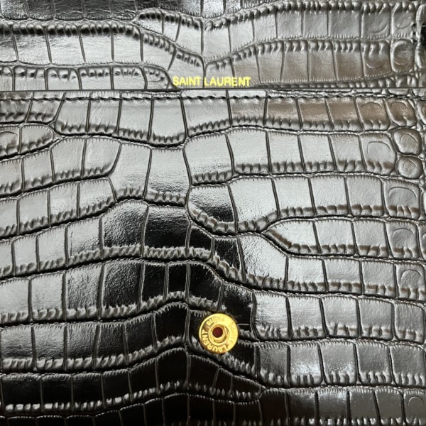 Handbags SAINT LAURENT 607788 size 19x12x4 cm