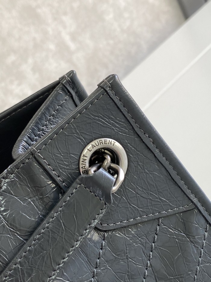 Handbags SAINT LAURENT 577999 size 33x27x11.5 cm