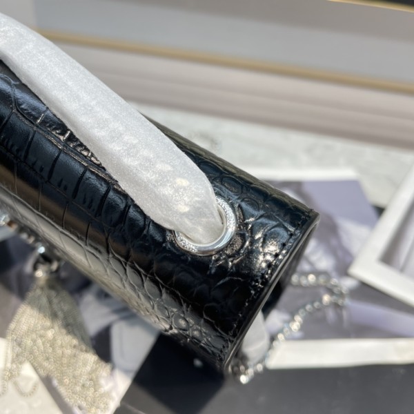 Handbags SAINT LAURENT 354119 size 24*14.5*5.5 cm