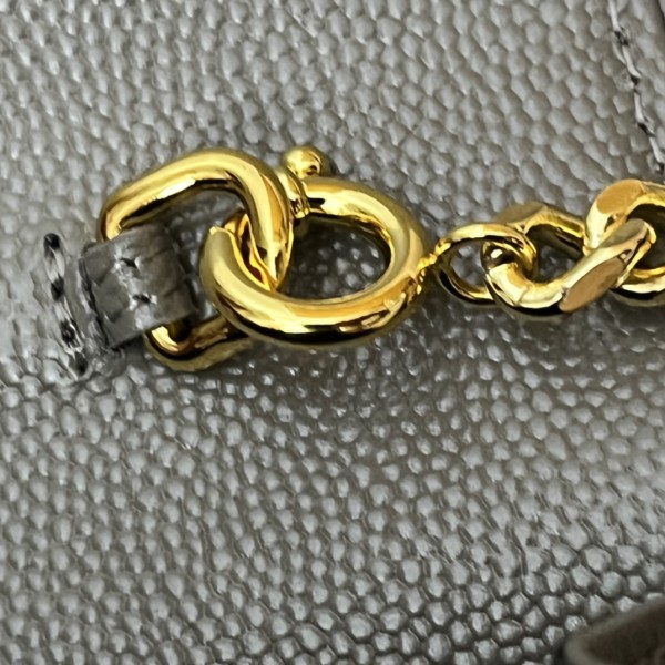 Handbags SAINT LAURENT 393953 size 19x11.5x4 cm