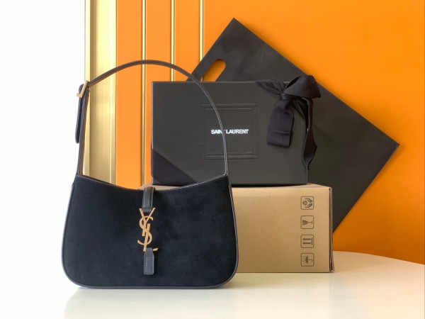 Handbags SAINT LAURENT 657228 size 24.5x16x6 cm