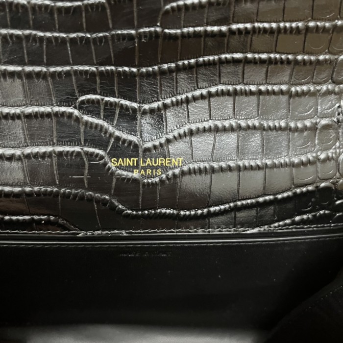 Handbags SAINT LAURENT 607788 size 19x12x4 cm