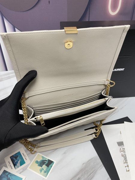 Handbags SAINT LAURENT 585031 size 22.5 14.5 5.0 cm