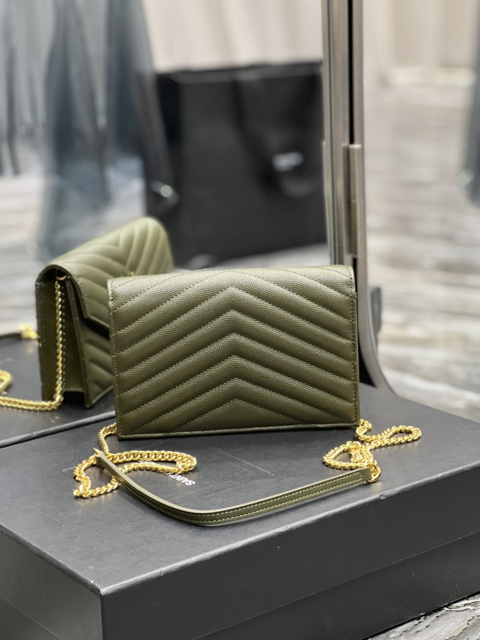 Handbags SAINT LAURENT 393953 size 19x11.5x4 cm