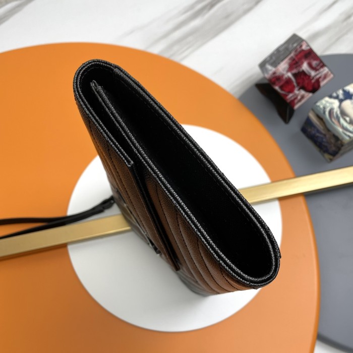 Handbags SAINT LAURENT 617662 size 21x16x3 cm