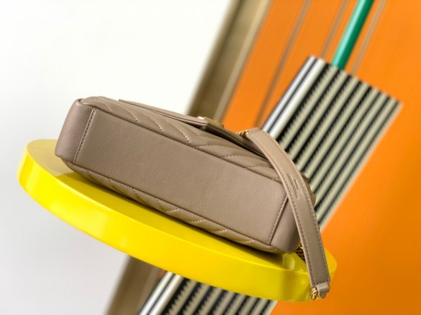 Handbags SAINT LAURENT 428056 size 24x17x6.5 cm