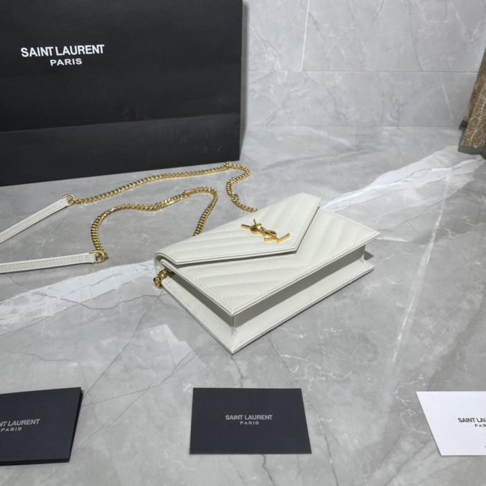 Handbags SAINT LAURENT 393953 size 19x11.5x4 cm