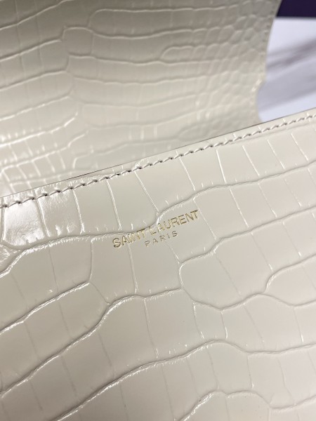 Handbags SAINT LAURENT 602716 size 20x16x7.5 cm