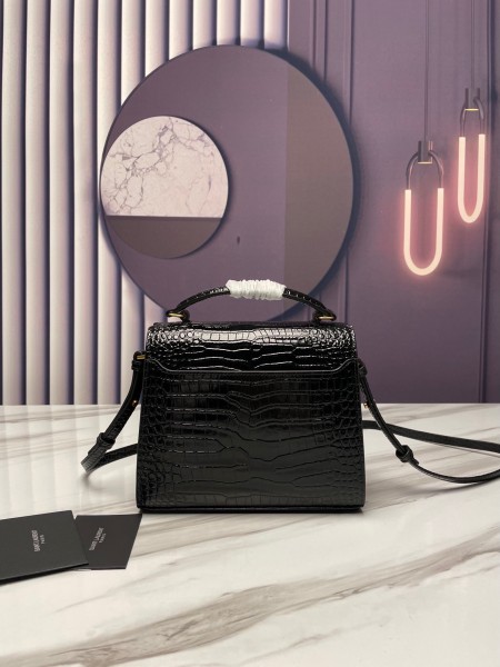 Handbags SAINT LAURENT 602716 size 20x16x7.5 cm