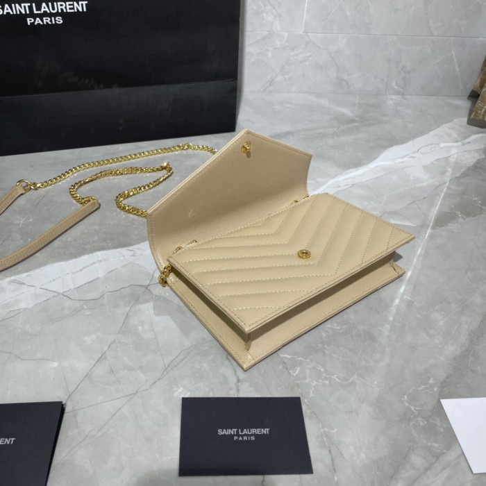 Handbags SAINT LAURENT 393953 size 19x11.5x4 cm