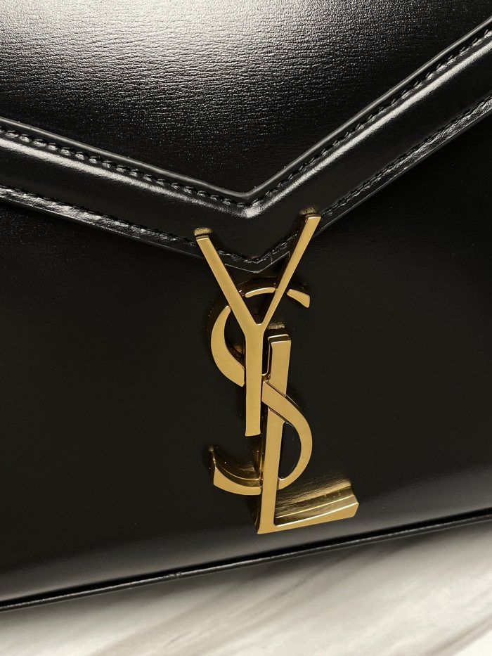 Handbags SAINT LAURENT 602716 size 20x16x7.5 cm