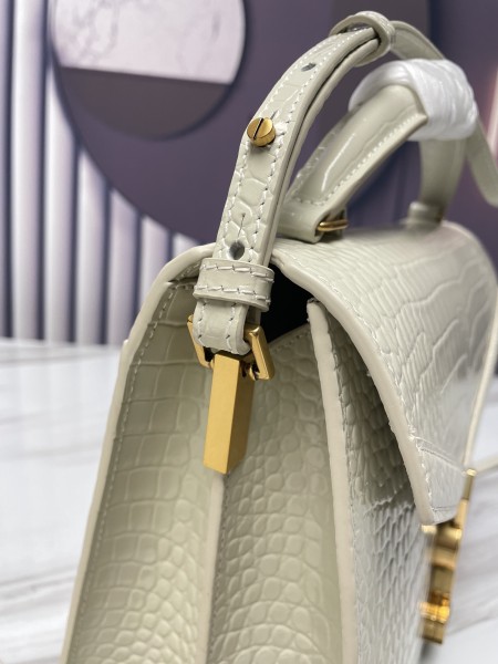 Handbags SAINT LAURENT 578000 size 24×20×11 cm