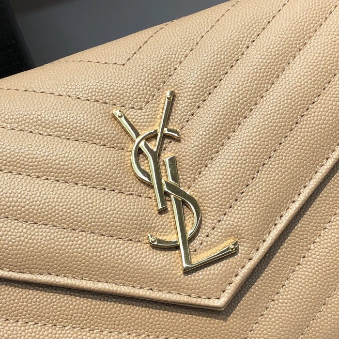 Handbags SAINT LAURENT 360452 size 22.5x14x4 cm