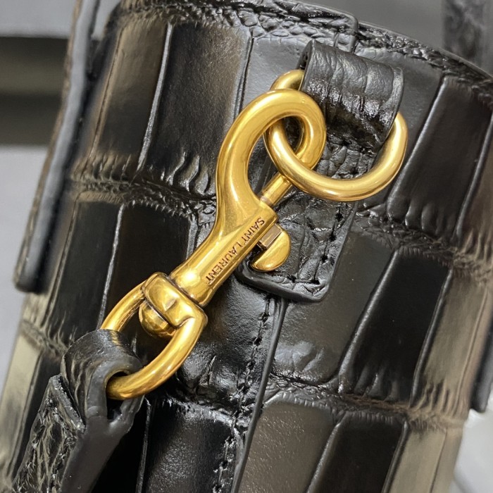 Handbags SAINT LAURENT 712367 size 18x17x8 cm