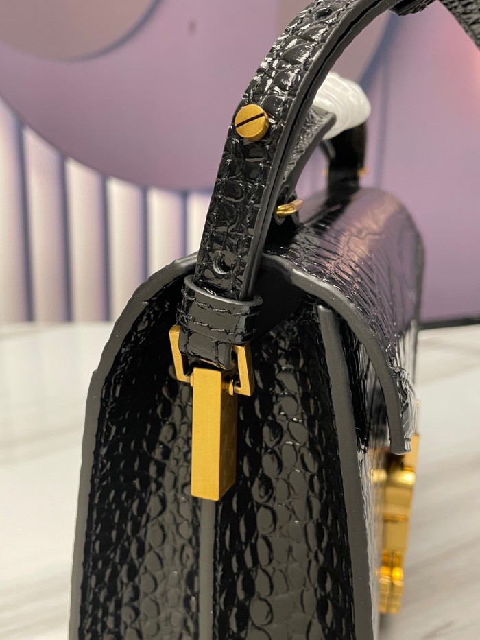 Handbags SAINT LAURENT 602716 size 20x16x7.5 cm