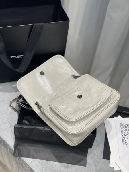 Handbags SAINT LAURENT 533037 size 22×16.5×12 cm