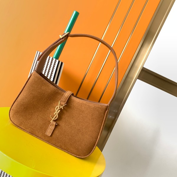 Handbags SAINT LAURENT 657228 size 24.5x16x6 cm