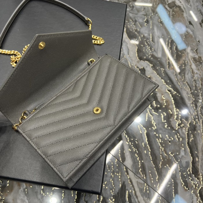 Handbags SAINT LAURENT 393953 size 19x11.5x4 cm