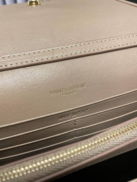 Handbags SAINT LAURENT 585031 size 22.5 14.5 5.0 cm