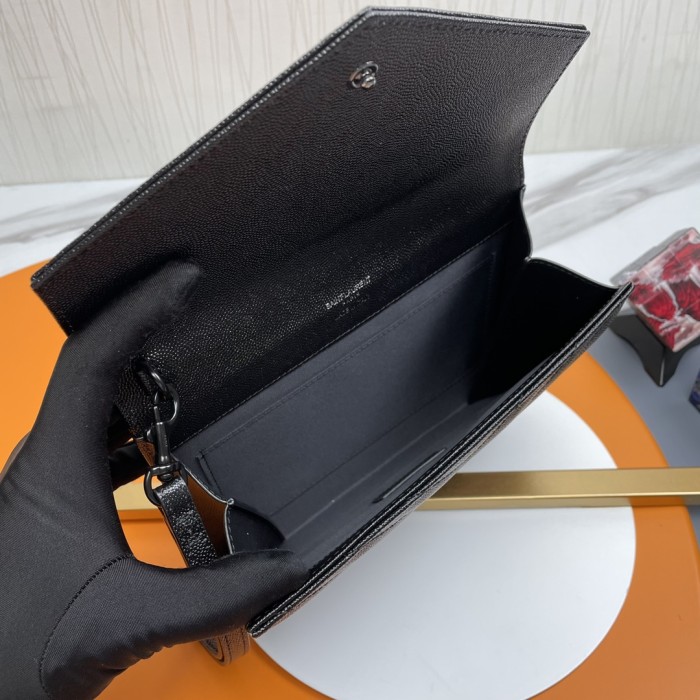 Handbags SAINT LAURENT 617662 size 21x16x3 cm