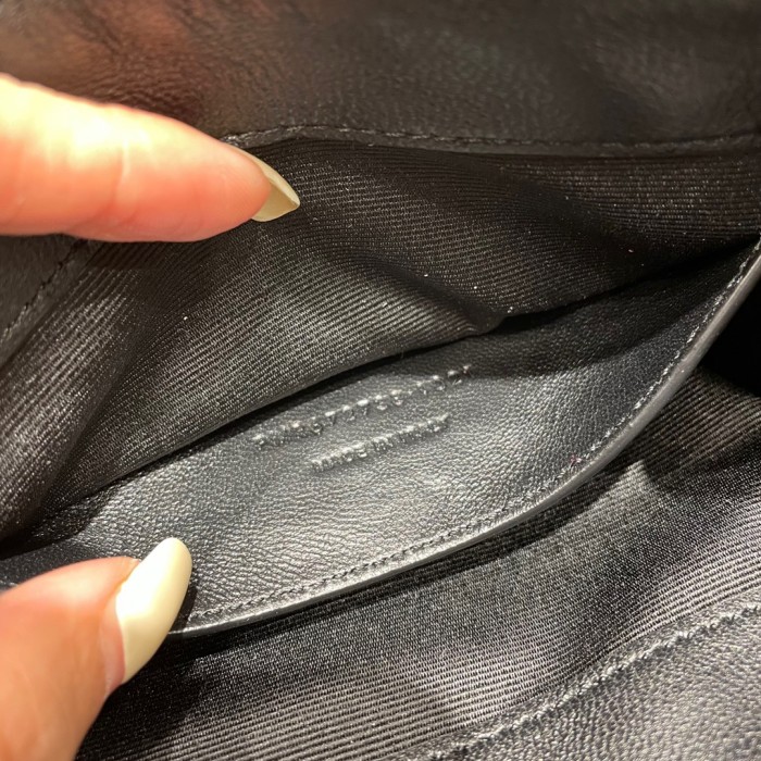 Handbags SAINT LAURENT 672738 size 18x13x6 cm