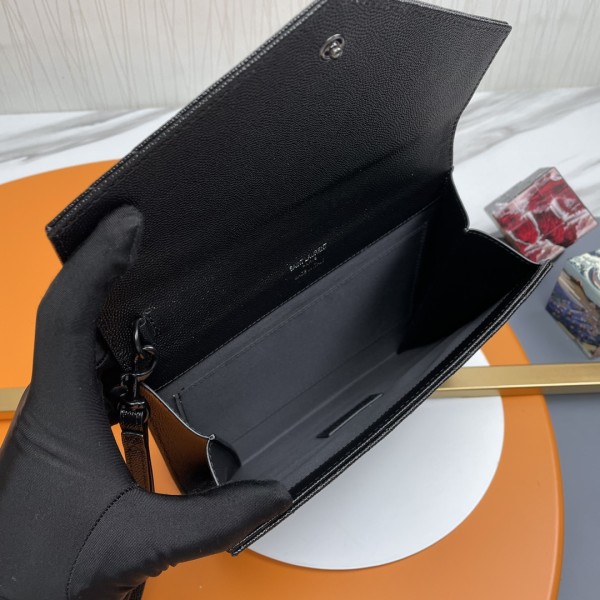 Handbags SAINT LAURENT 617662 size 21x16x3 cm