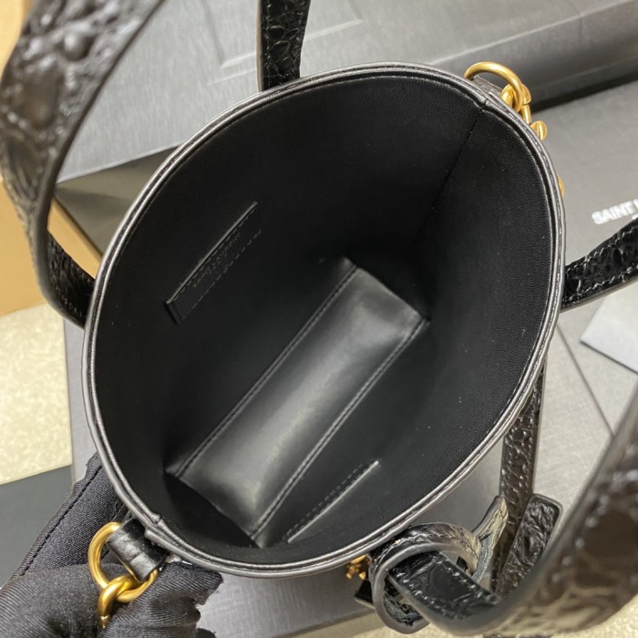 Handbags SAINT LAURENT 712367 size 18x17x8 cm