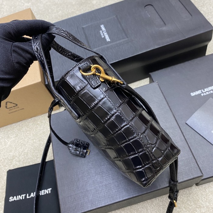 Handbags SAINT LAURENT 712367 size 18x17x8 cm