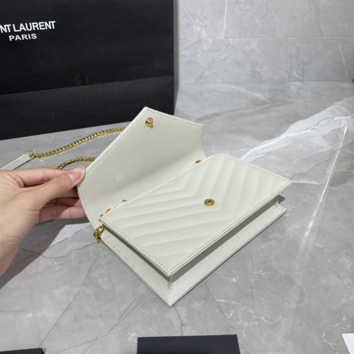 Handbags SAINT LAURENT 393953 size 19x11.5x4 cm