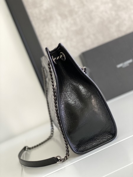 Handbags SAINT LAURENT 577999 size 33x27x11.5 cm