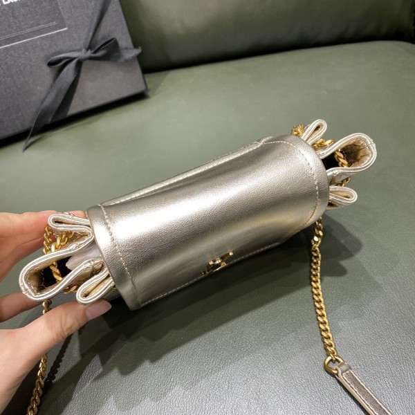 Handbags SAINT LAURENT 672738 size 18x13x6 cm