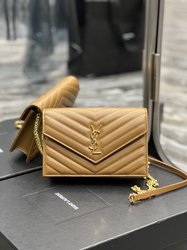 Handbags SAINT LAURENT 393953 size 19x11.5x4 cm