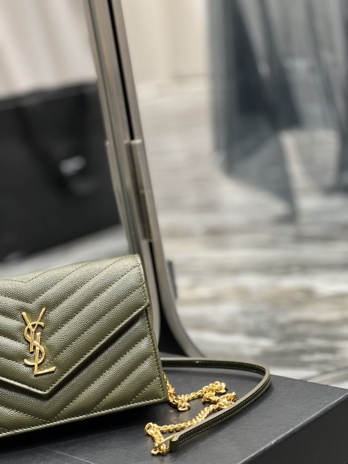 Handbags SAINT LAURENT 393953 size 19x11.5x4 cm