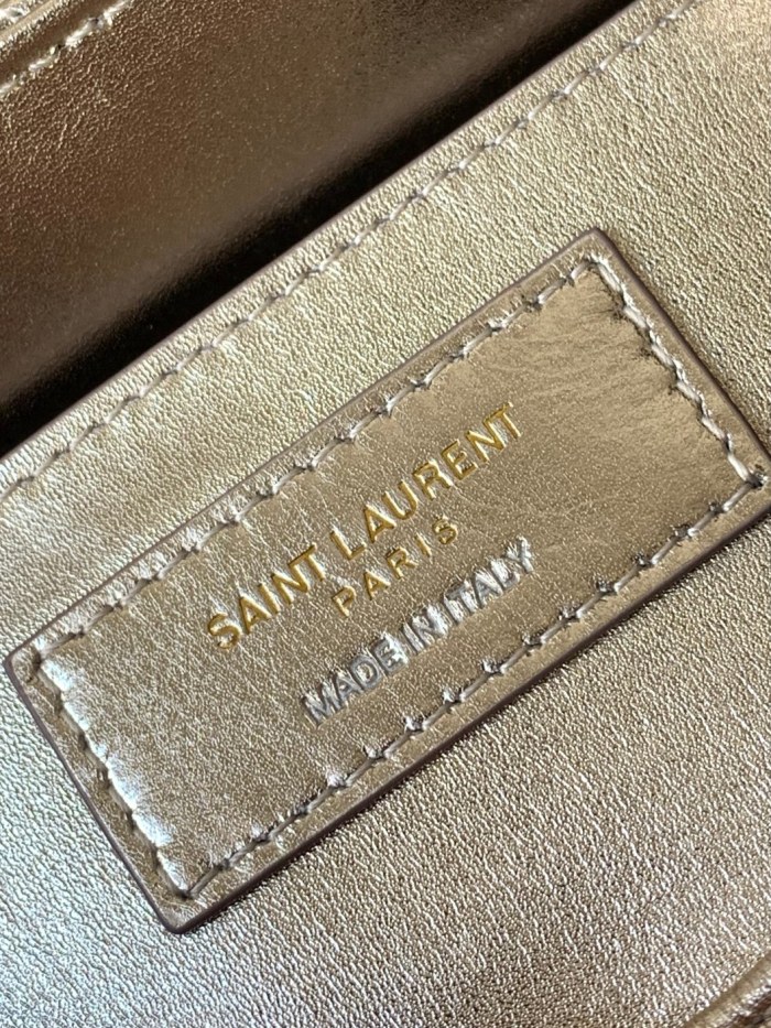 Handbags SAINT LAURENT 672738 size 18x13x6cm