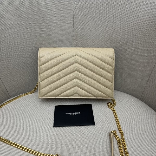 Handbags SAINT LAURENT 393953 size 19x11.5x4 cm