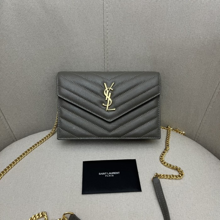 Handbags SAINT LAURENT 393953 size 19x11.5x4 cm