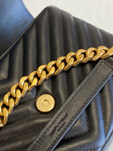 Handbags SAINT LAURENT 428056 size 24x17x6.5cm