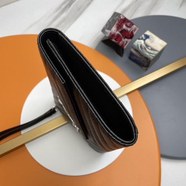 Handbags SAINT LAURENT 617662 size 21x16x3 cm