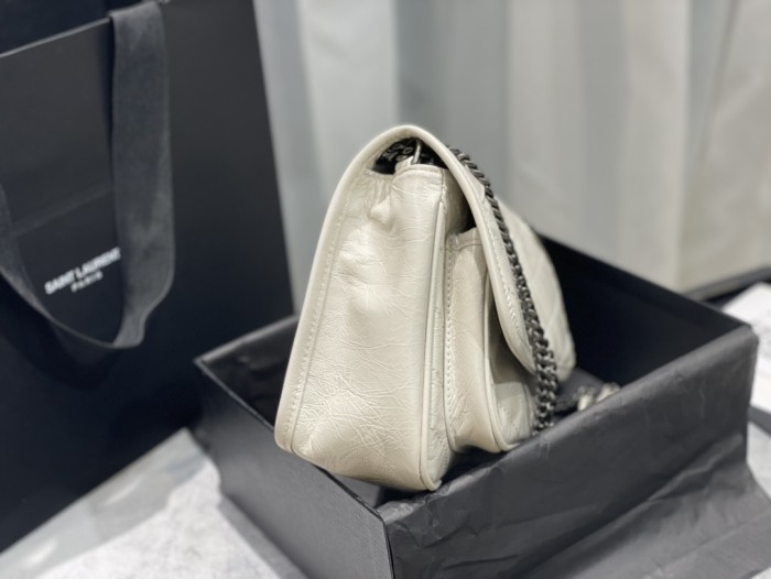 Handbags SAINT LAURENT 533037 size 22×16.5×12 cm