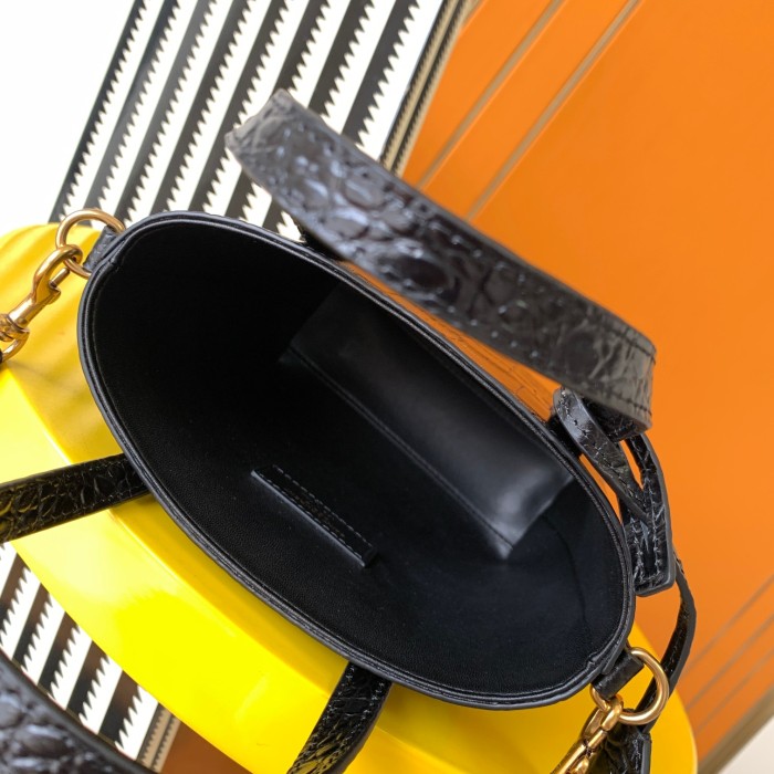 Handbags SAINT LAURENT 612367 size 18x17x8 cm