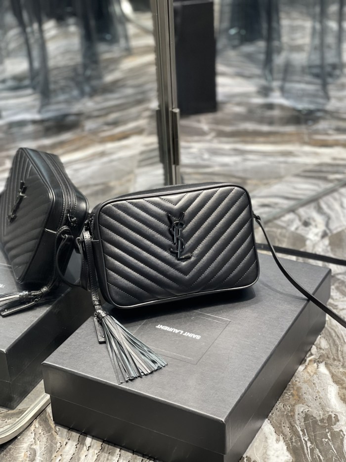 Handbags SAINT LAURENT 520534 size 23x16x6 cm