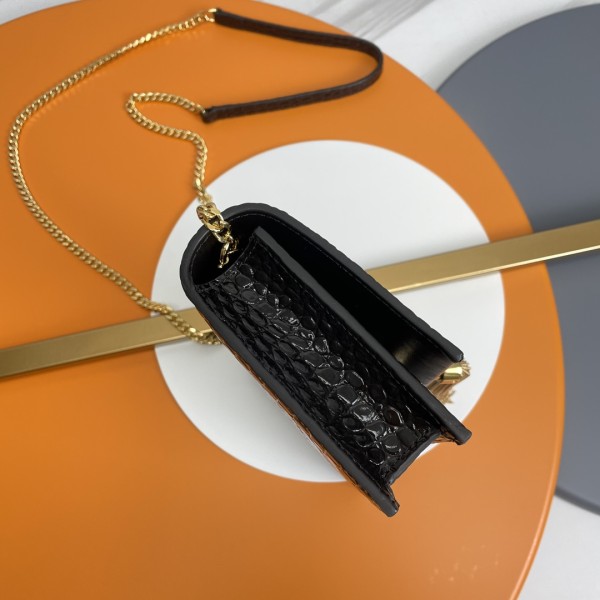 Handbags SAINT LAURENT 452159 size 19x12.5x4 cm