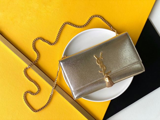 Handbags SAINT LAURENT 326078 size 24x14.5x5 cm