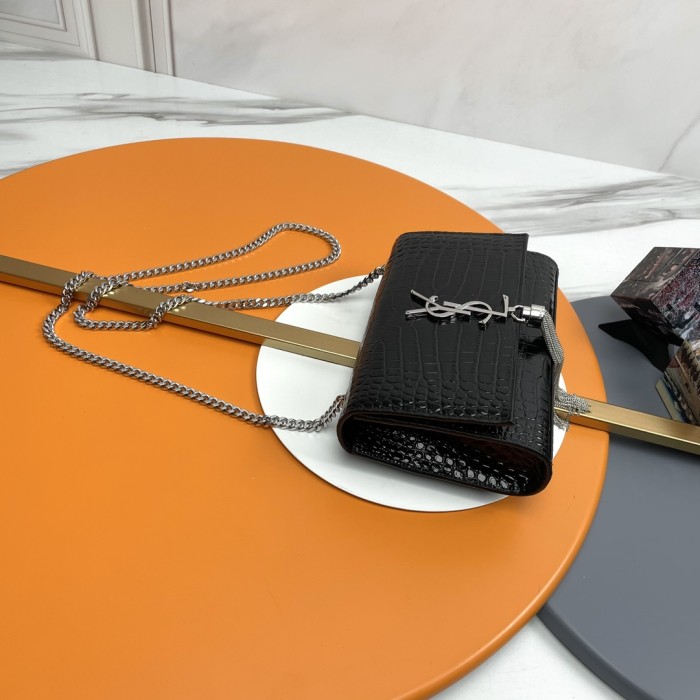 Handbags SAINT LAURENT 474366 size 20x12.5x5 cm