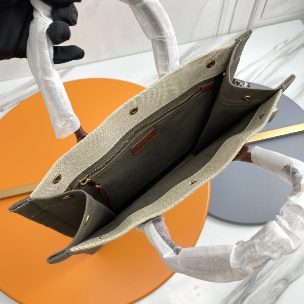 Handbags SAINT LAURENT 631682 size 37.5×38×17 cm